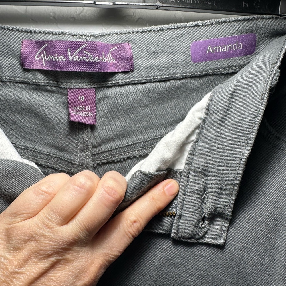 Gloria Vanderbilt Amanda Pants, Gray, Size 18, Like New Condition - Picture 6 of 6
